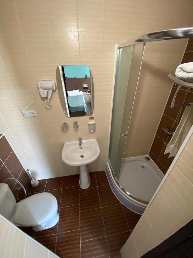 Ulpan Mini Hotel อัสตานา ภายนอก รูปภาพ