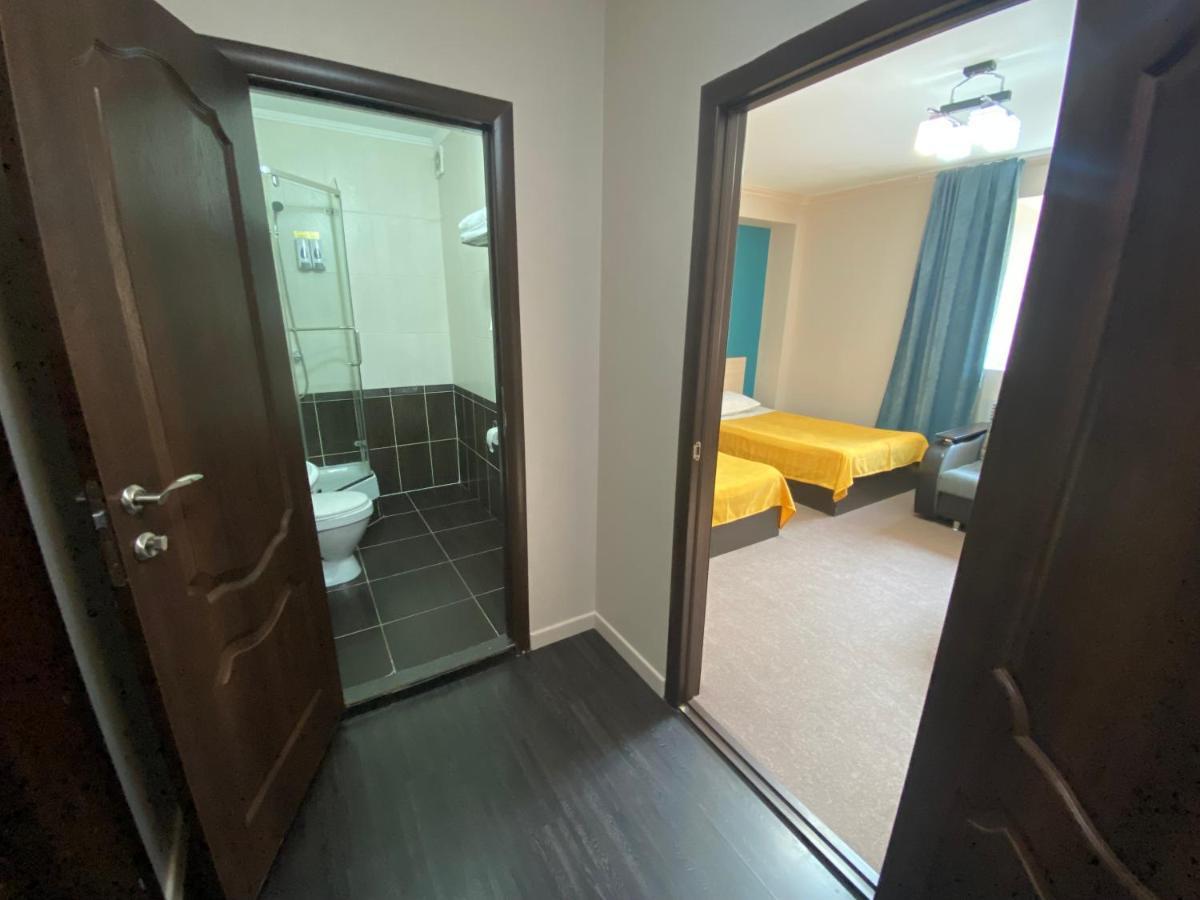 Ulpan Mini Hotel อัสตานา ภายนอก รูปภาพ